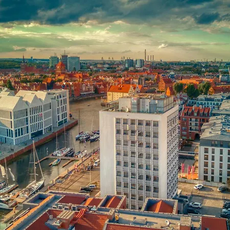 Szafarnia 10 Old Town Хостел *